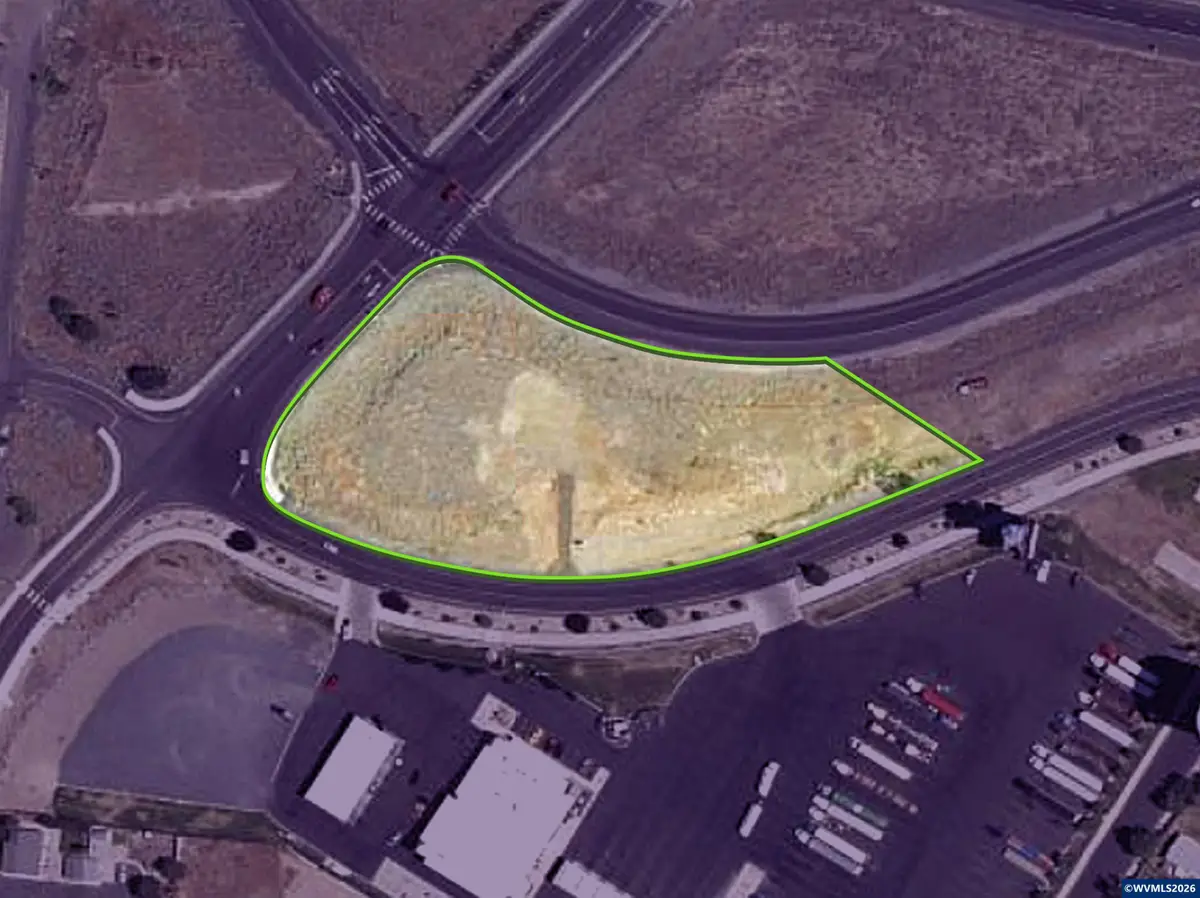 301 S Wanapum Dr, Moses Lake, WA 98837 - Image #1