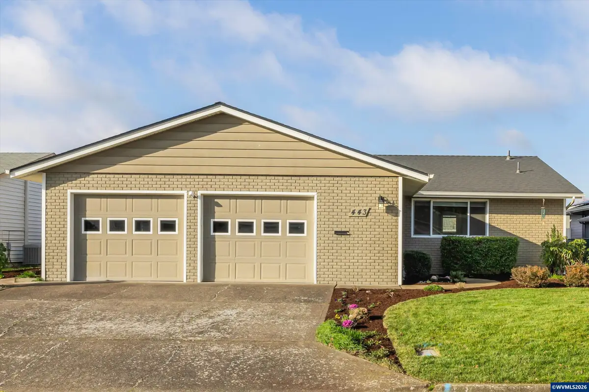 443 S Columbia Dr, Woodburn, OR 97071 - Image #1