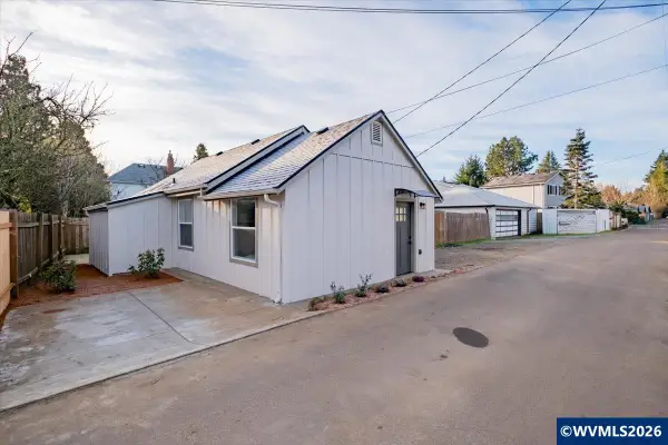 1111 1/2  2nd St, Salem, OR 97304