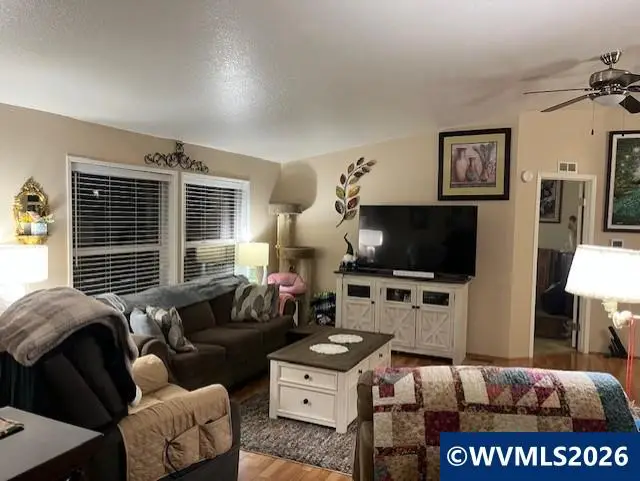 642  Royalty (#12) Cir NE, Salem, OR 97301 - Image #3