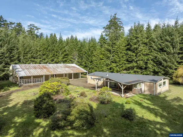 533 N BAYVIEW Rd, Waldport, OR 97394
