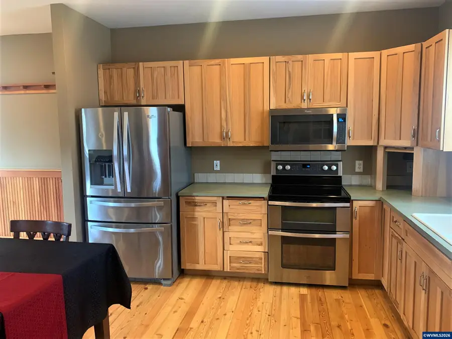 401  Kay Av, Brownsville, OR 97327 - #3