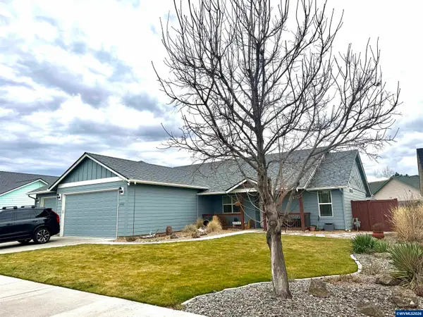 2921 NW 19th St, Redmond, OR 97756