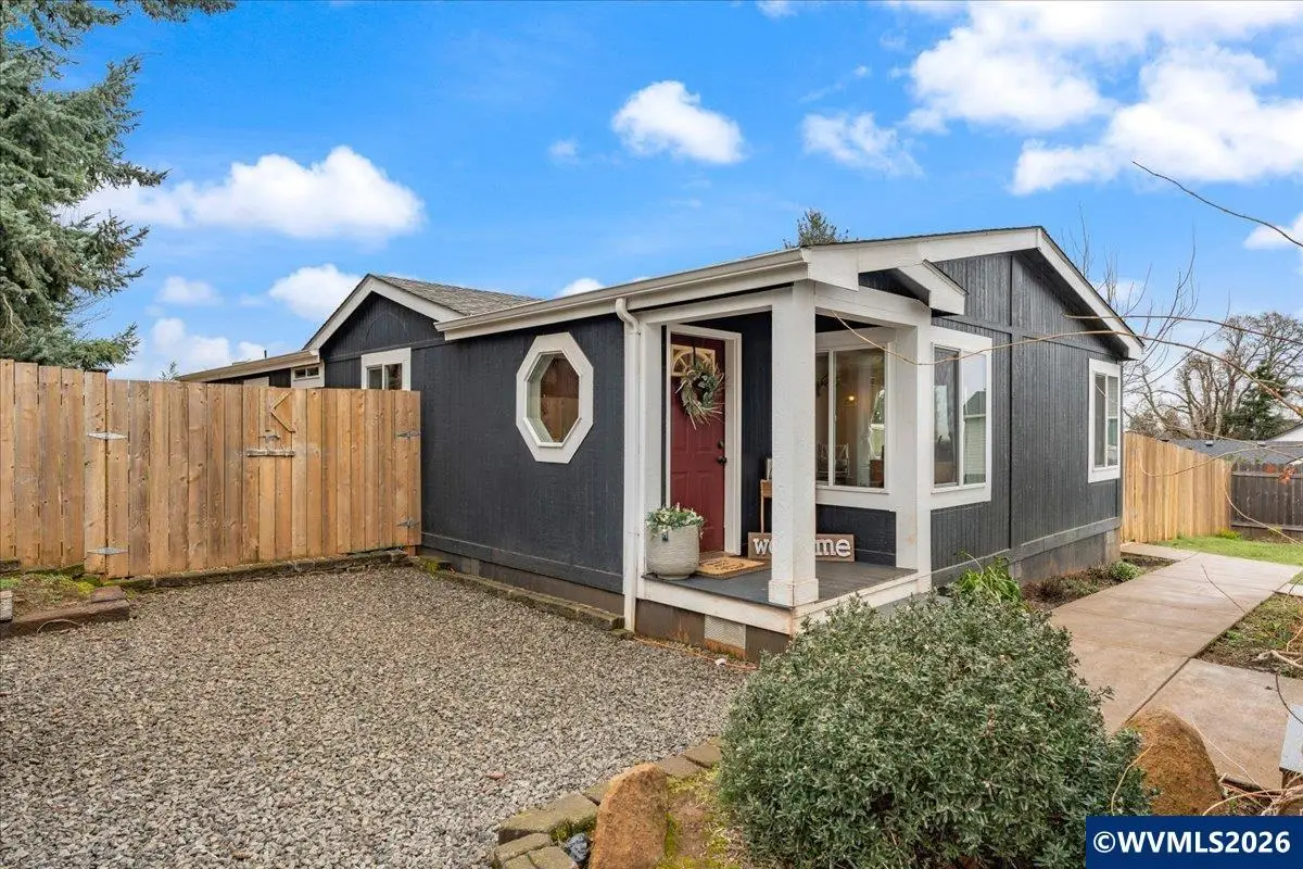 135  Steelhammer Rd, Silverton, OR 97381 - Image #1