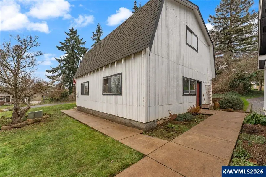 135  Steelhammer Rd, Silverton, OR 97381 - Image #2