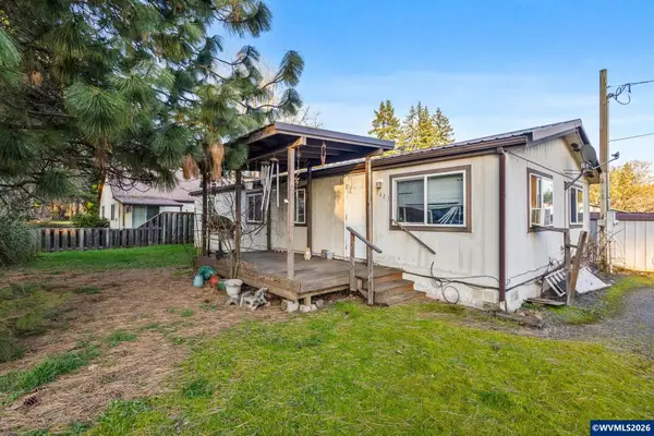 1423  47th Av, Sweet Home, OR 97386