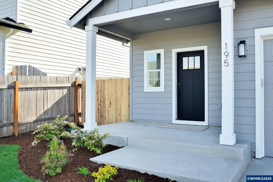 195  Iowa St, Silverton, OR 97381 - Image #3