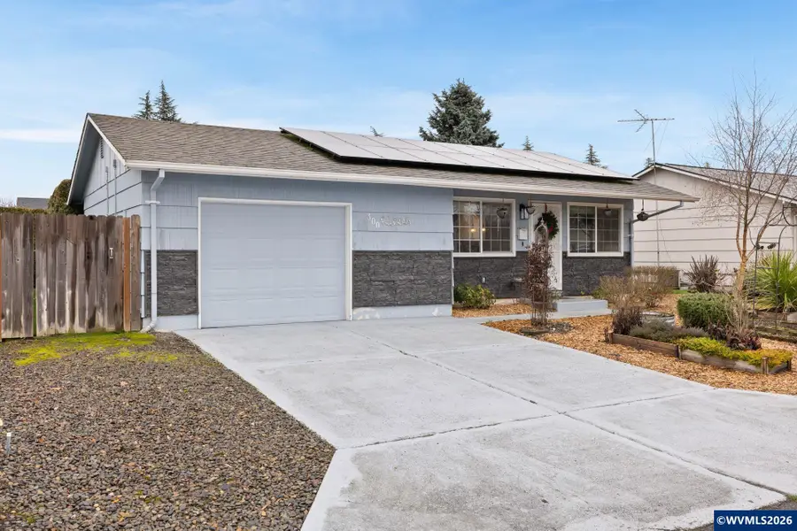 300 W Clackamas Cir, Woodburn, OR 97071 - #3