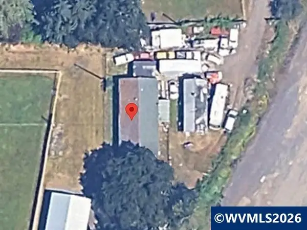 1901  KALMIA St, Sweet Home, OR 97386