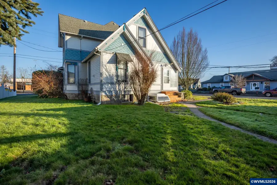 488 S 2nd St, Lebanon, OR 97355 - #2