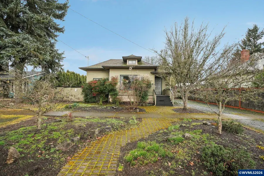 1051 SW Ellis St, Dallas, OR 97338 - #2