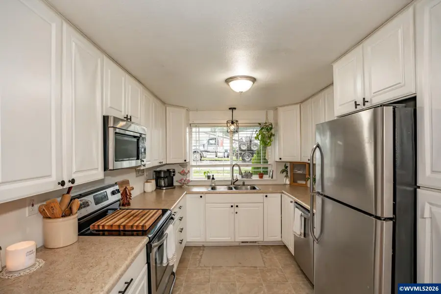 347  7th Av, Sweet Home, OR 97386 - #3