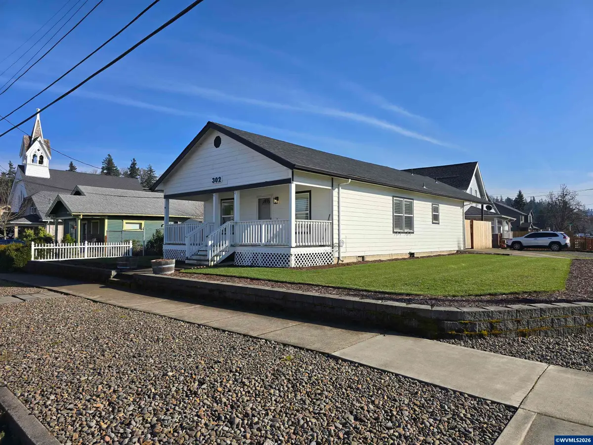 302  Jersey St, Silverton, OR 97381 - #1