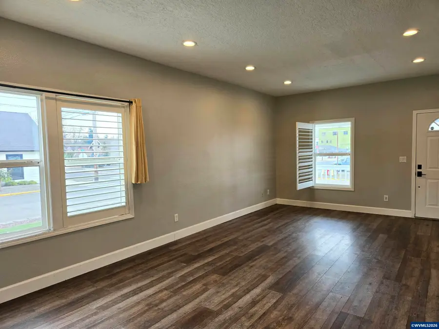 302  Jersey St, Silverton, OR 97381 - #3