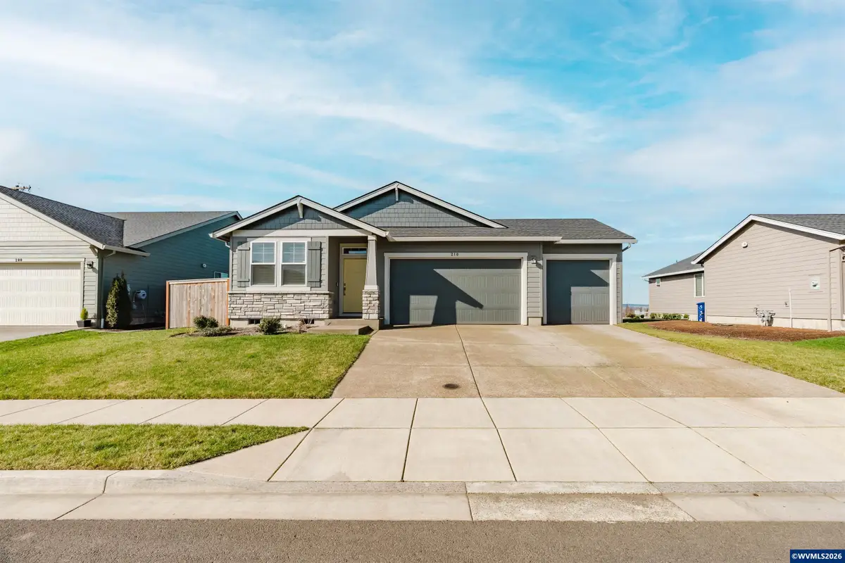 210  Walnut St, Mount Angel, OR 97362 - #1