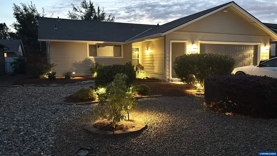 403 E Clackamas Cir, Woodburn, OR 97071 - #3