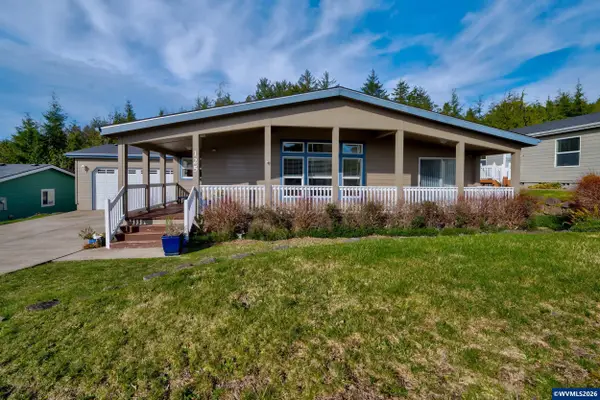 125 SE Whalesong Dr, Depoe Bay, OR 97341