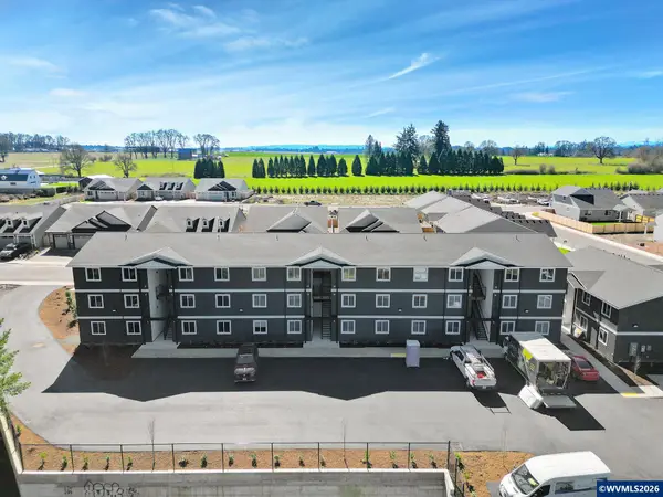 354 S 8 St, Carlton, OR 97111