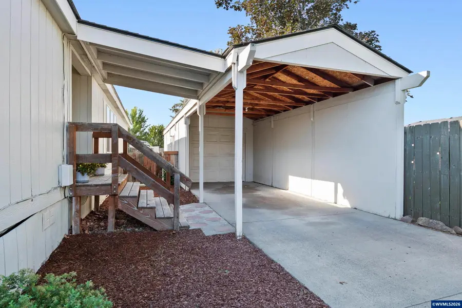 1201 SW 28th #27 St, Redmond, OR 97756 - #3