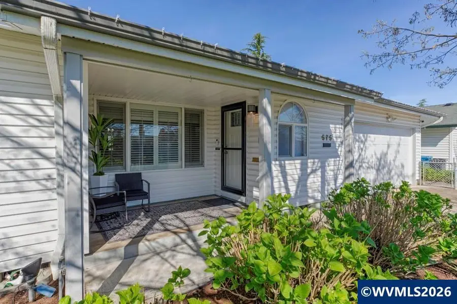 575 N Cascade Dr, Woodburn, OR 97071 - #2