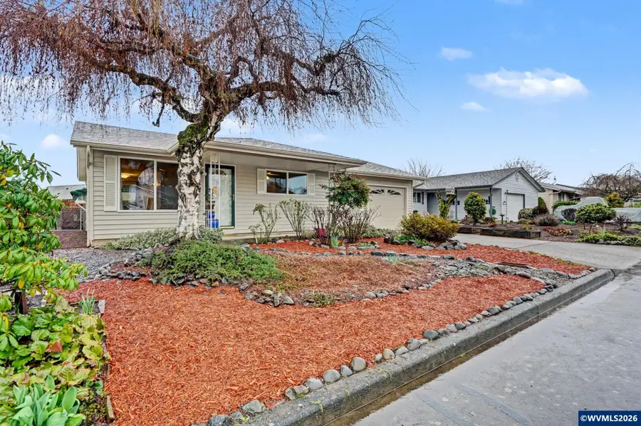 2160  Santiam Dr, Woodburn, OR 97071 - #2