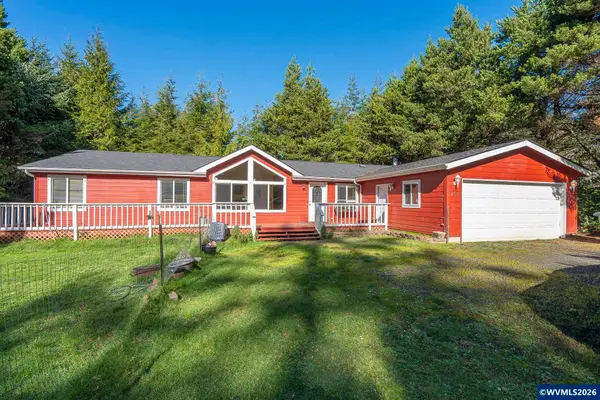 290 SW Newton Dr, Waldport, OR 97394