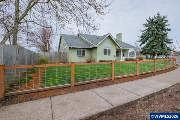 5718  E St, Springfield, OR 97478