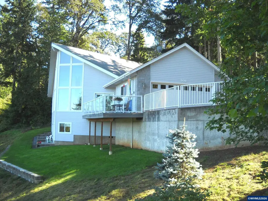 301  Edgewood Dr, Silverton, OR 97381 - #2