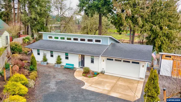 1720  9th Av, Sweet Home, OR 97386