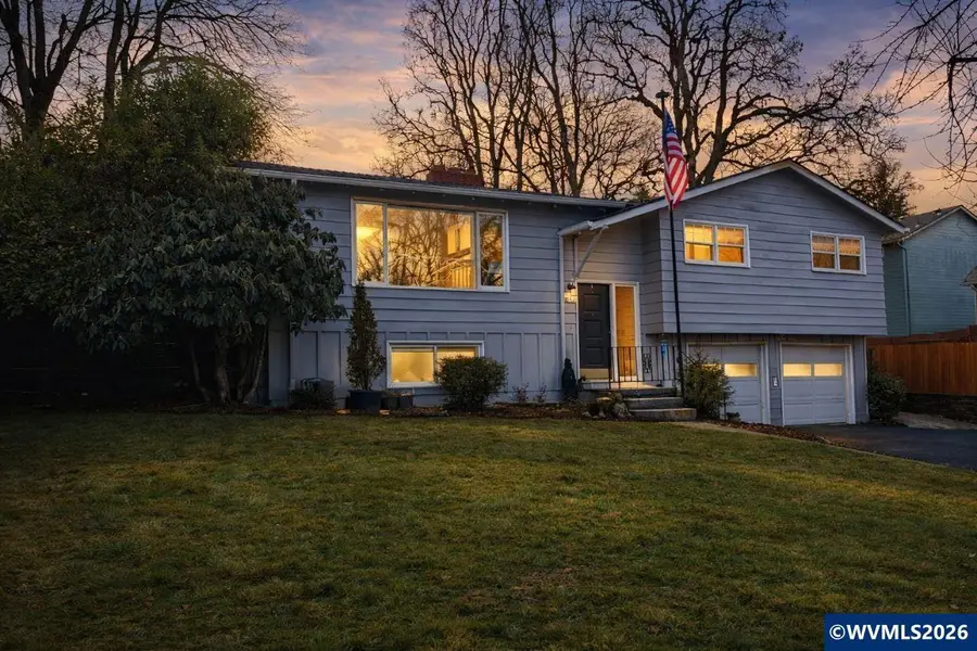 2042  Summit Av NW, Salem, OR 97304 - #2