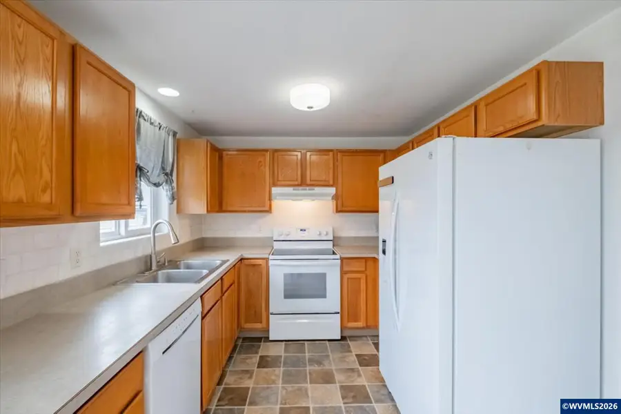 1053  Kees St, Lebanon, OR 97355 - #3