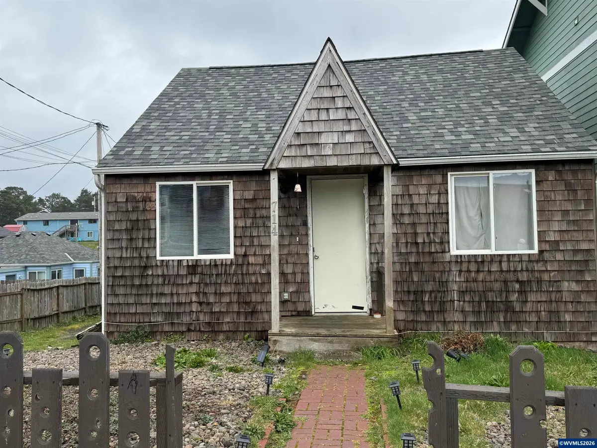 714 NW Coast St, Newport, OR 97365 - #1