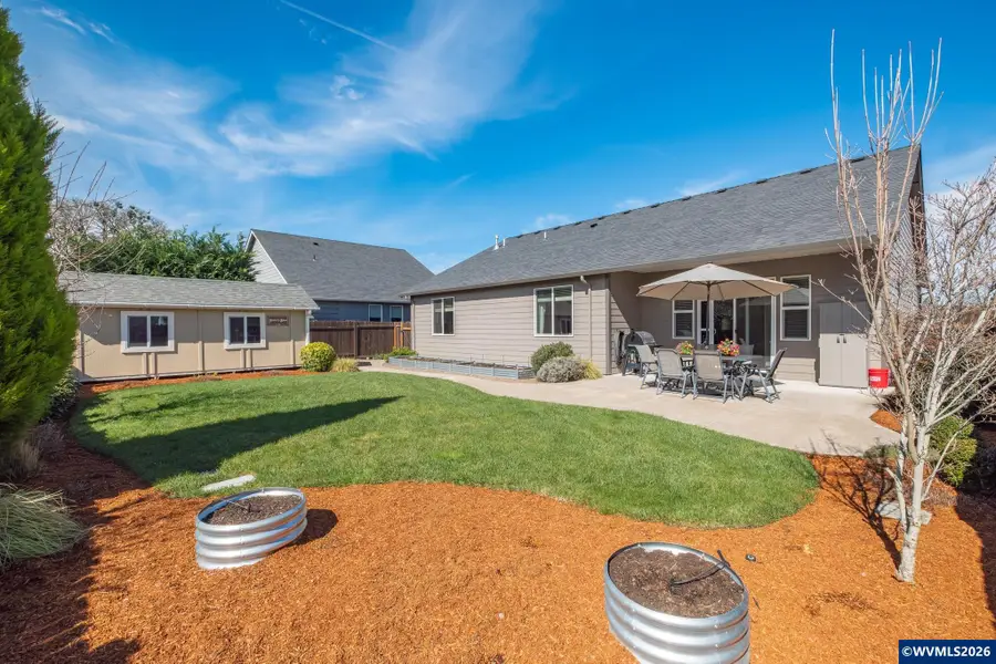 370 W Joy St, Lebanon, OR 97355 - #2