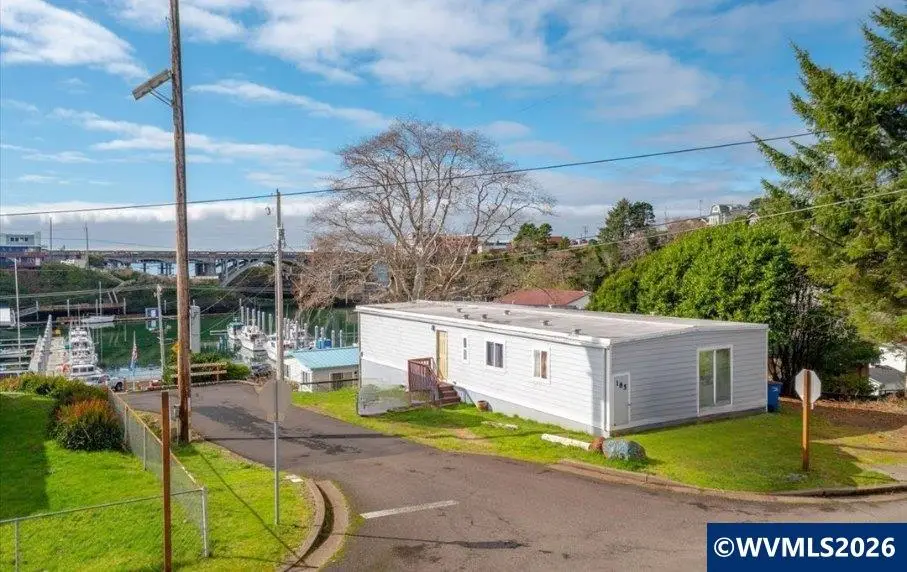 185 SE Bayview Av, Depoe Bay, OR 97341 - #1