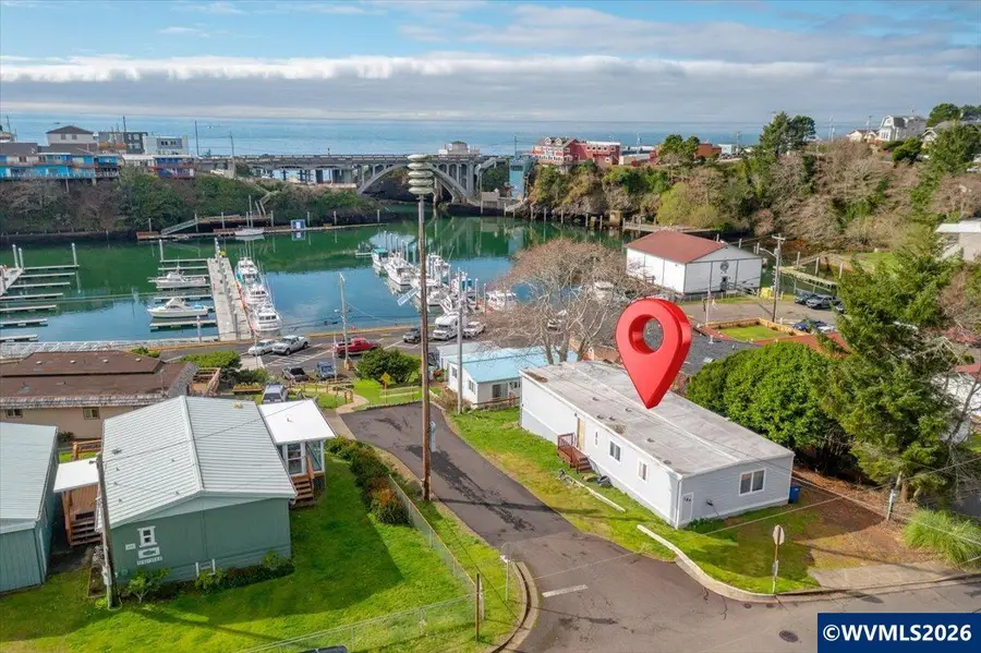 185 SE Bayview Av, Depoe Bay, OR 97341 - #3