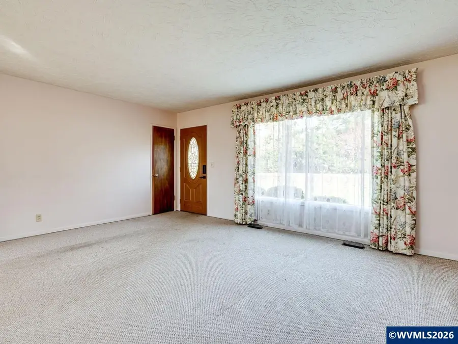 2375 E Ellendale Av, Dallas, OR 97338 - #3