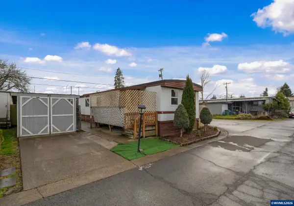 612 N Cascade Dr, Woodburn, OR 97071