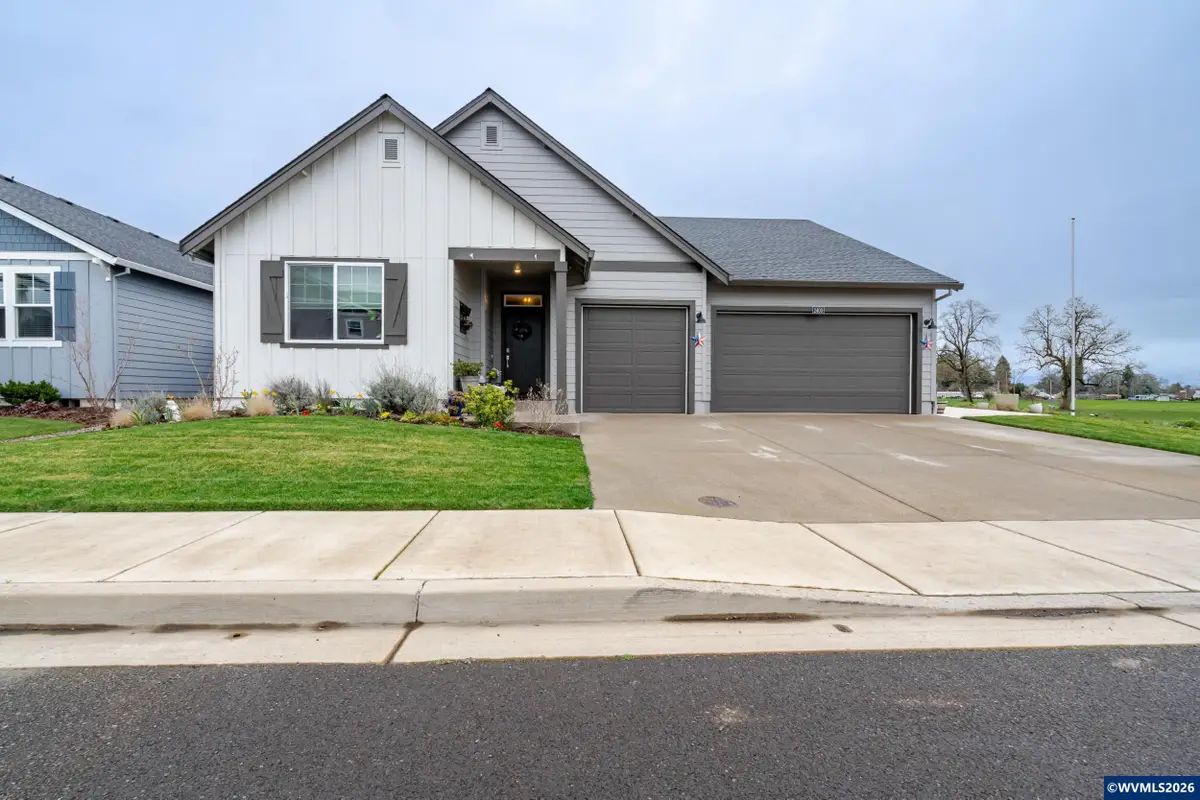 2400 W 15th Av, Junction City, OR 97448 - #1