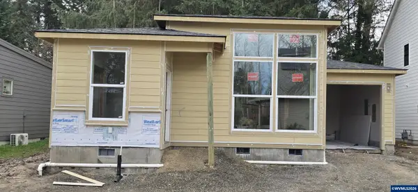 1852  Cousteau Ln SE, Salem, OR 97302