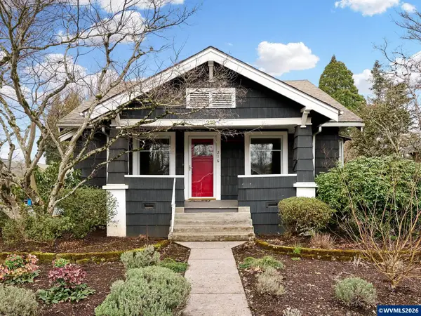 216 S James St, Silverton, OR 97381