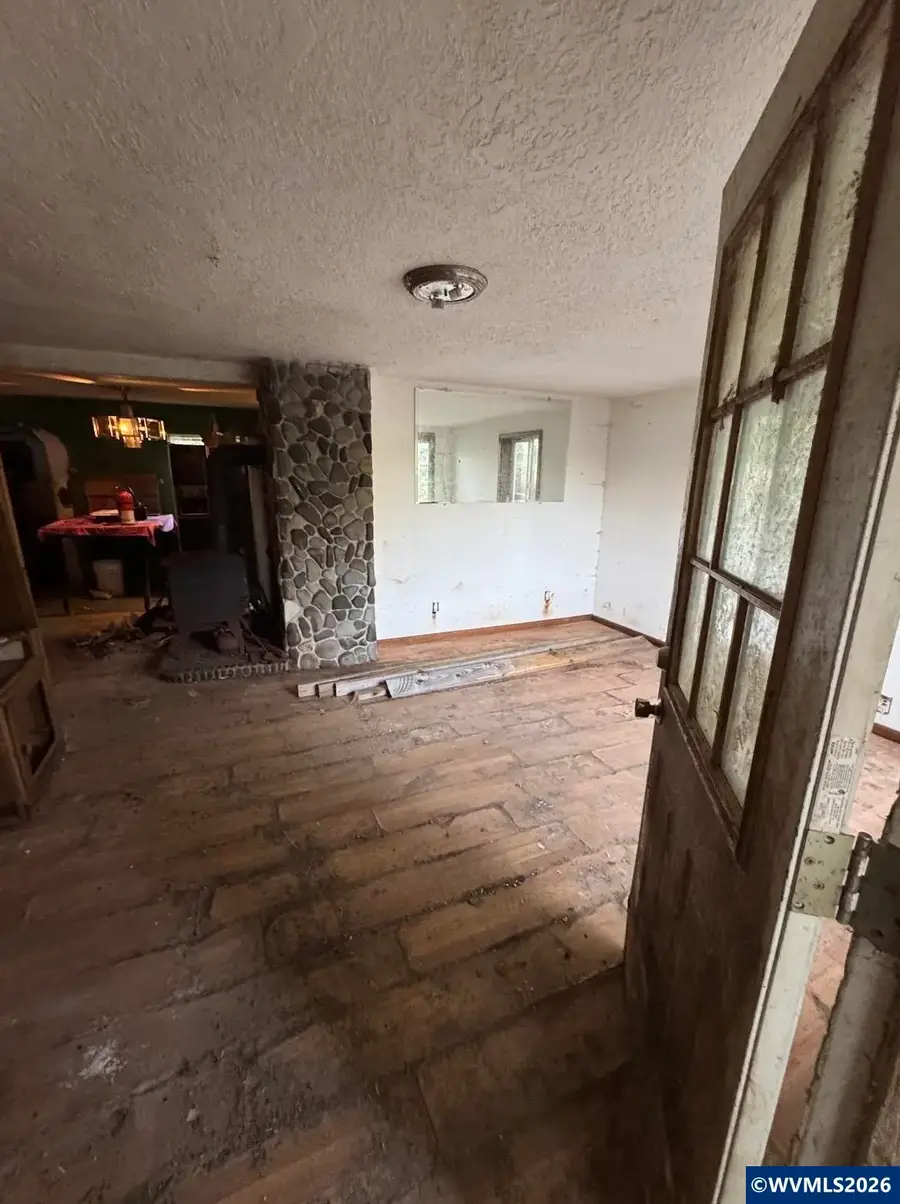 40121  Lacomb Dr, Lebanon, OR 97355 - #2