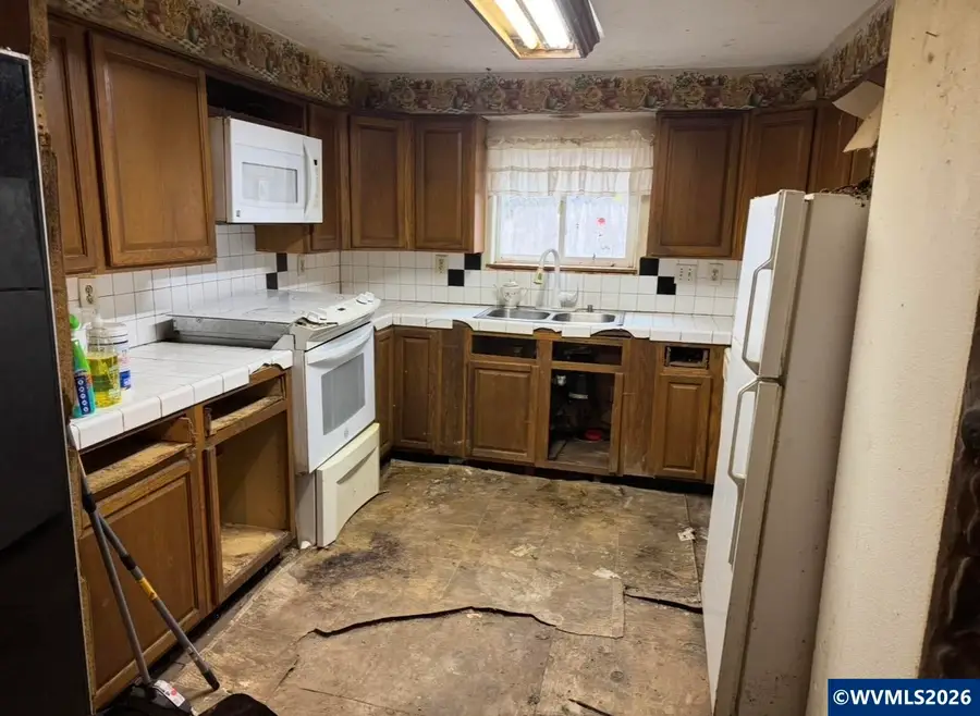 40121  Lacomb Dr, Lebanon, OR 97355 - #3