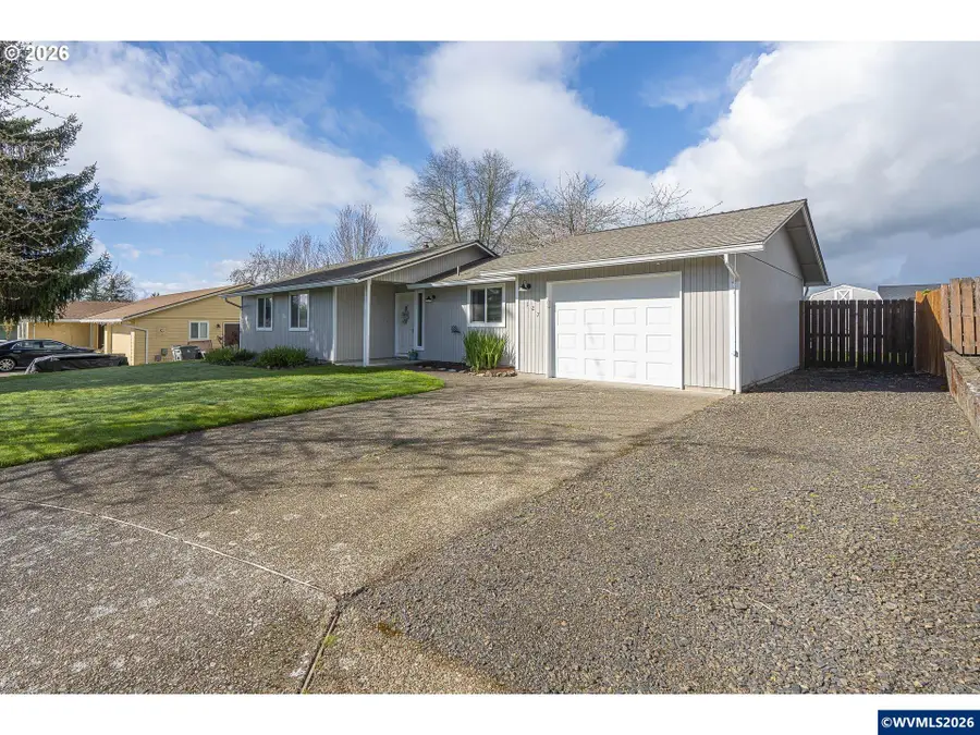 127 SW Poplar Ct, McMinnville, OR 97128 - #2