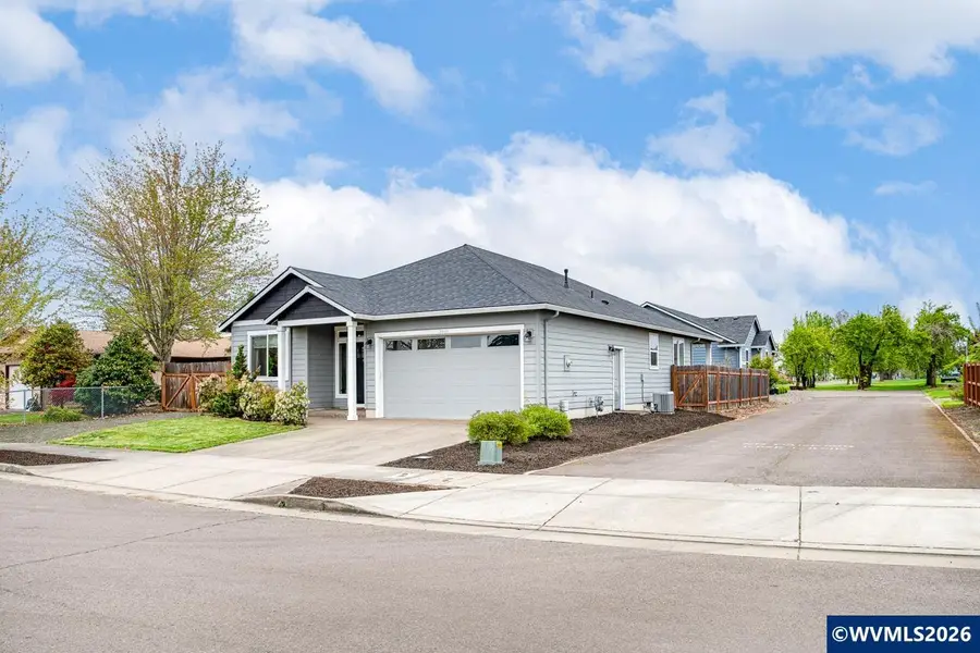 3601  Chicago St SE, Albany, OR 97322 - #2