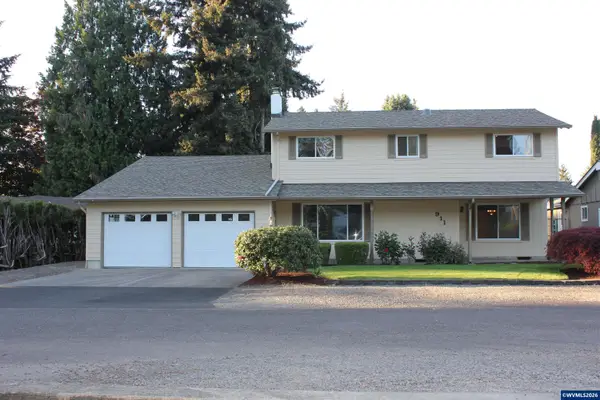 911  Cummings Ln N, Keizer, OR 97303