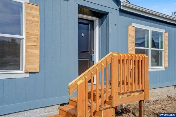 212  N Santiam Hwy SE, Gates, OR 97346