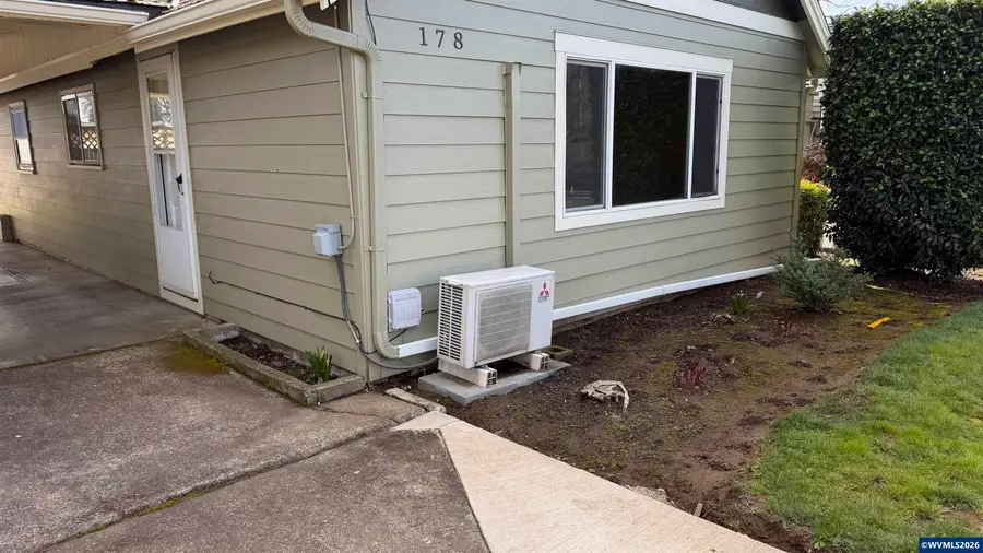 176-178 SE LaCreole Dr, Dallas, OR 97338 - #3