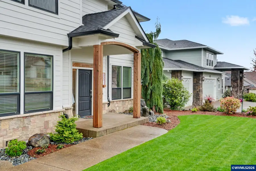 555  Yapa Dr, Silverton, OR 97381 - #3