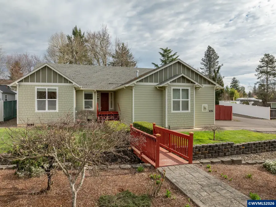 652 NW Jasper St, Dallas, OR 97338 - #2