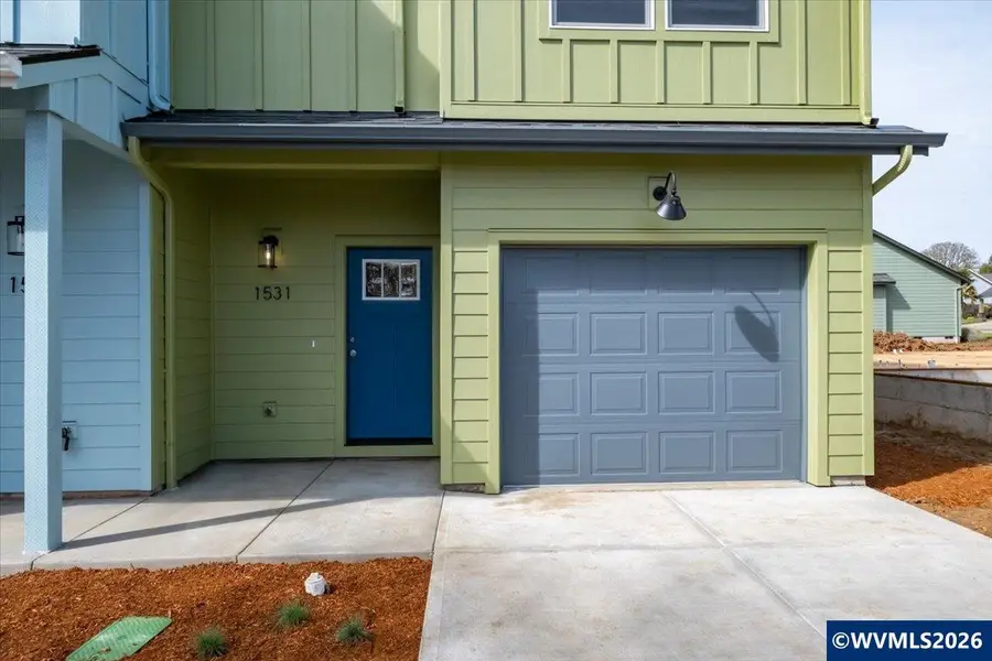 1531 SW 11th St, Dallas, OR 97338 - #2